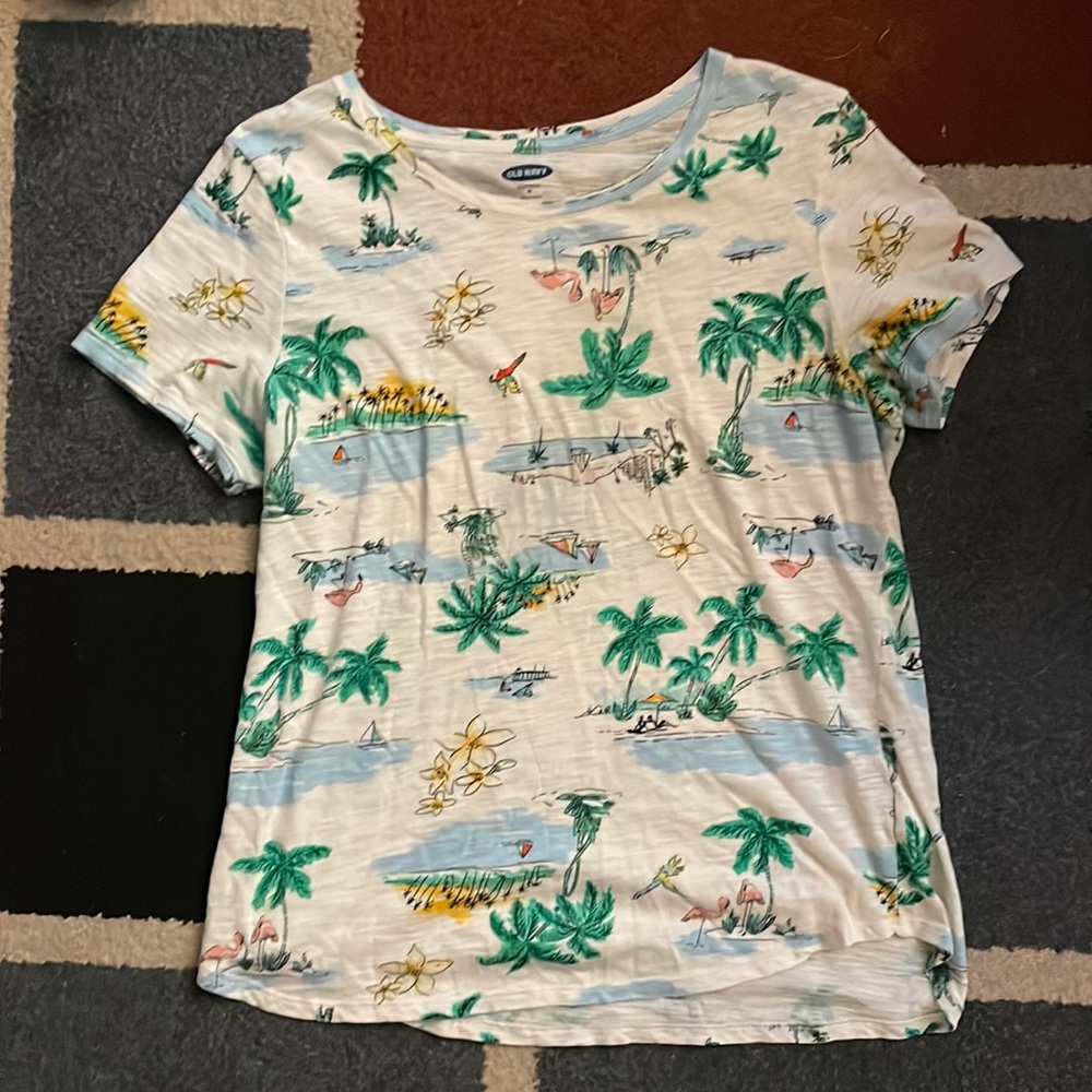 Old Navy tshirt size medium